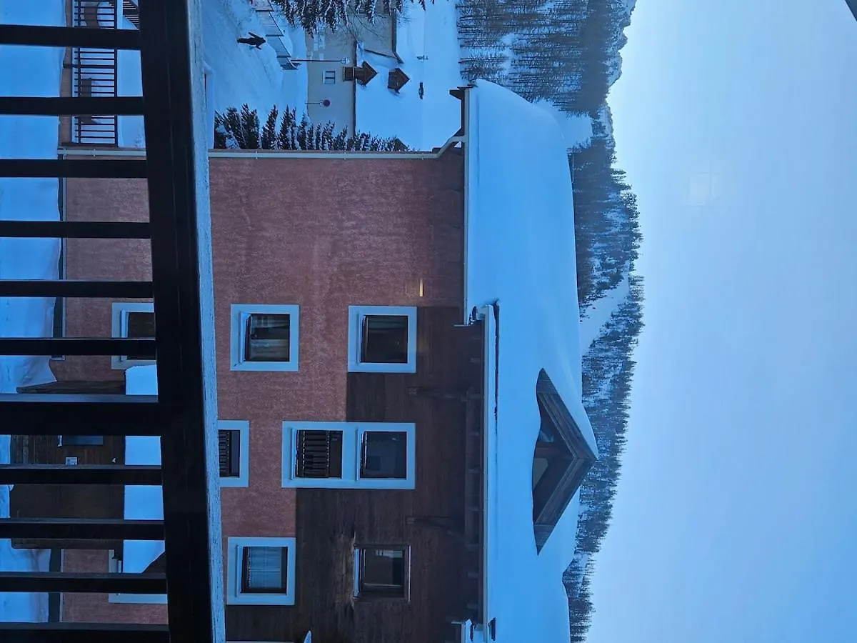 La Vieille Douane Accommodation Overlooking The Slopes Montgenevre France