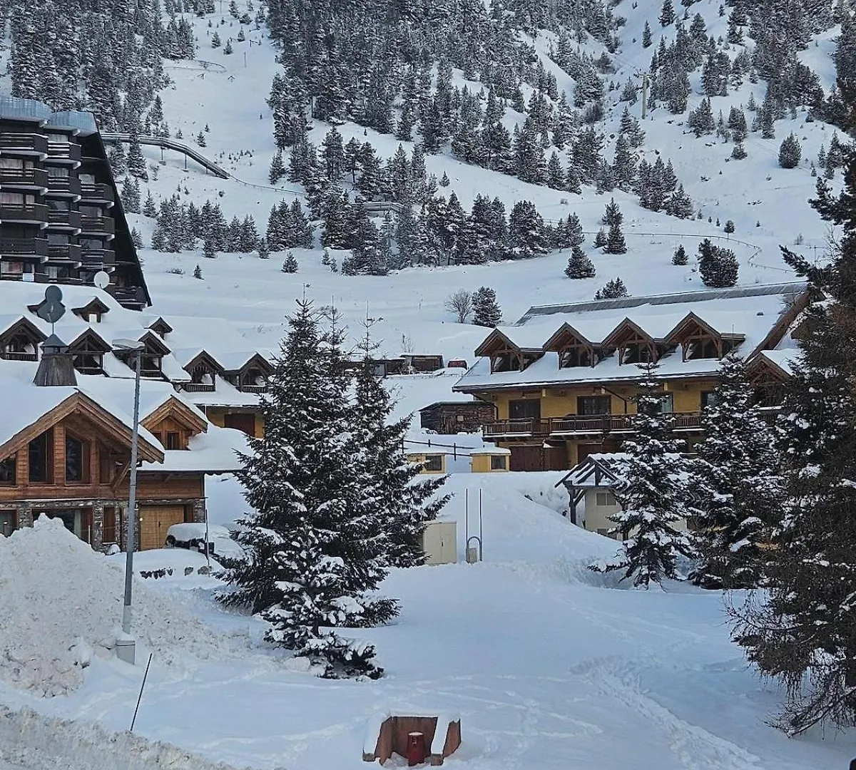 La Vieille Douane Accommodation Overlooking The Slopes Montgenevre